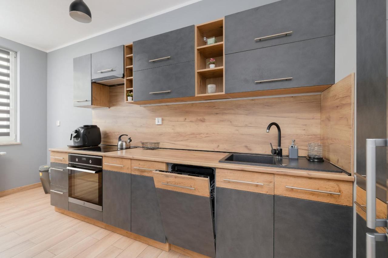 Osiedle Avia Family Apartment In Krakow With Balcony By Noclegi Renters Ngoại thất bức ảnh
