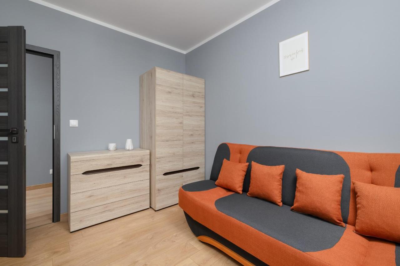 Osiedle Avia Family Apartment In Krakow With Balcony By Noclegi Renters Ngoại thất bức ảnh